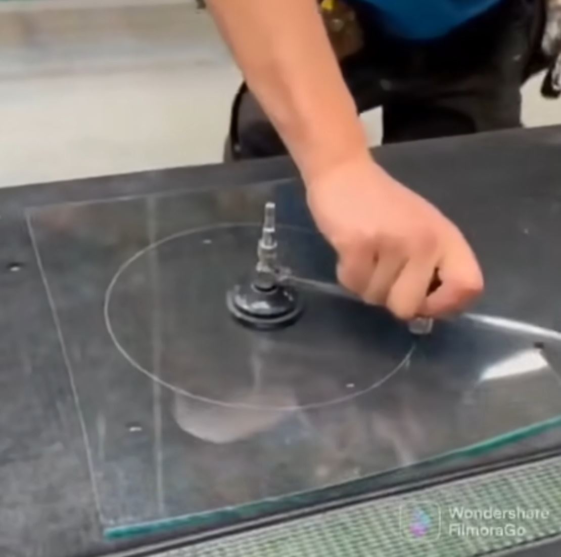 Pozrite sa ako pracuje profesionálny sklár